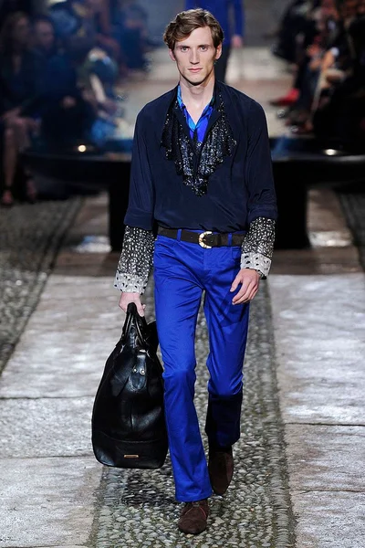 Look 22